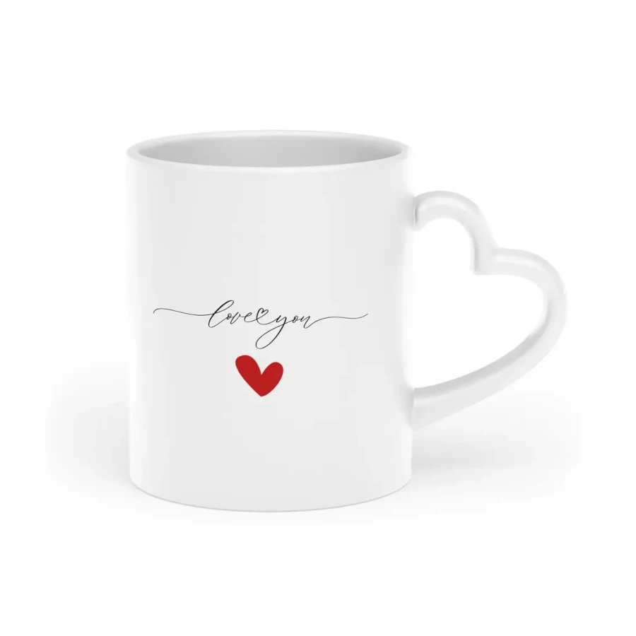 Biały kubek z uszkiem w kształcie serca.